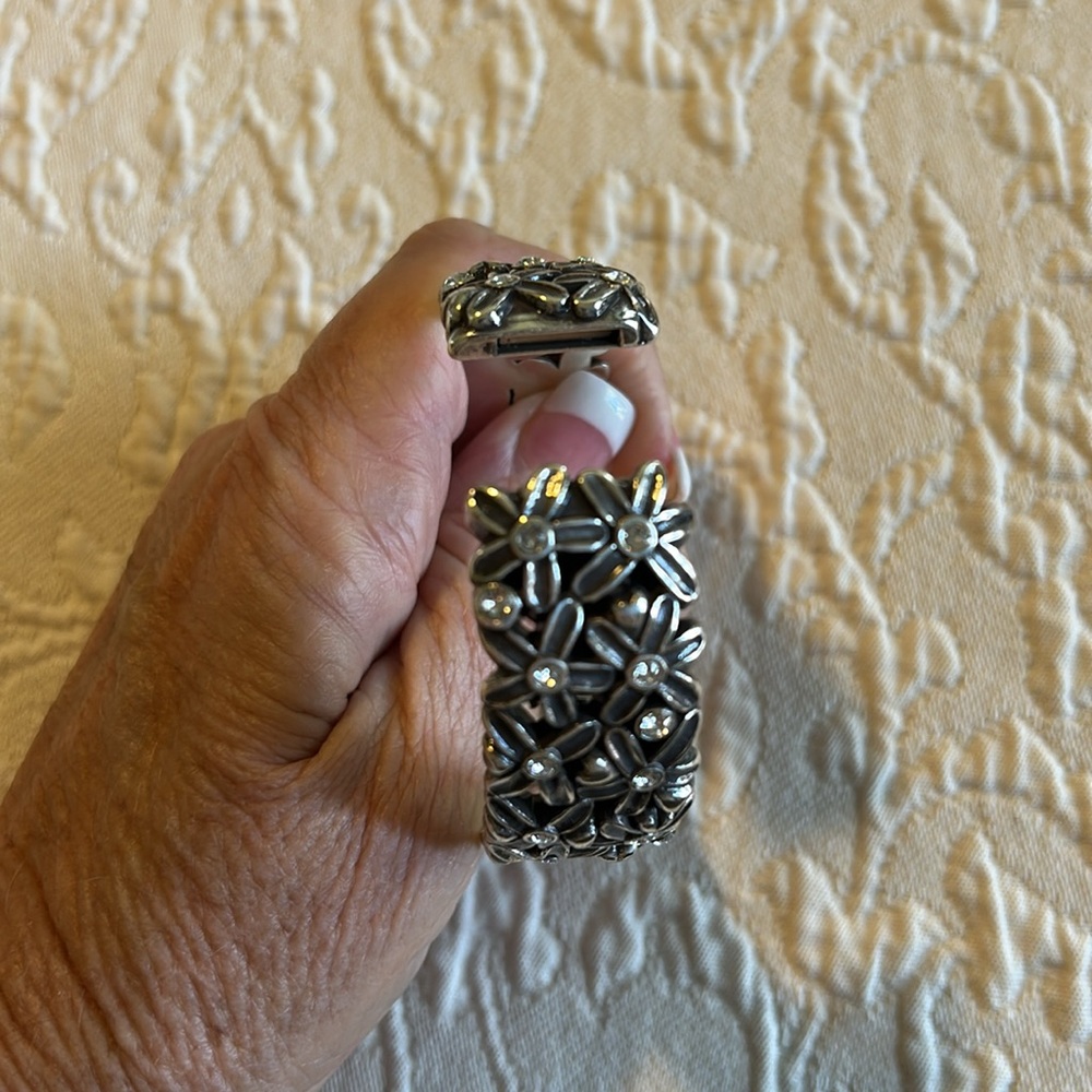 BRIGHTON Oval Daisy Bangle - Picture 7 of 10